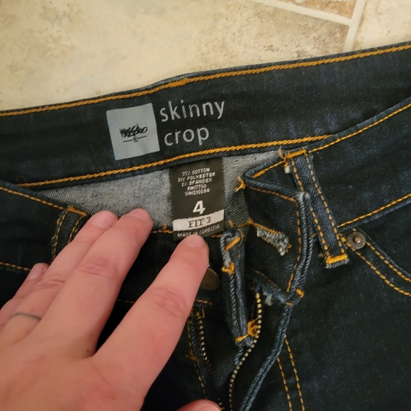 Capris - Picture 5 of 5